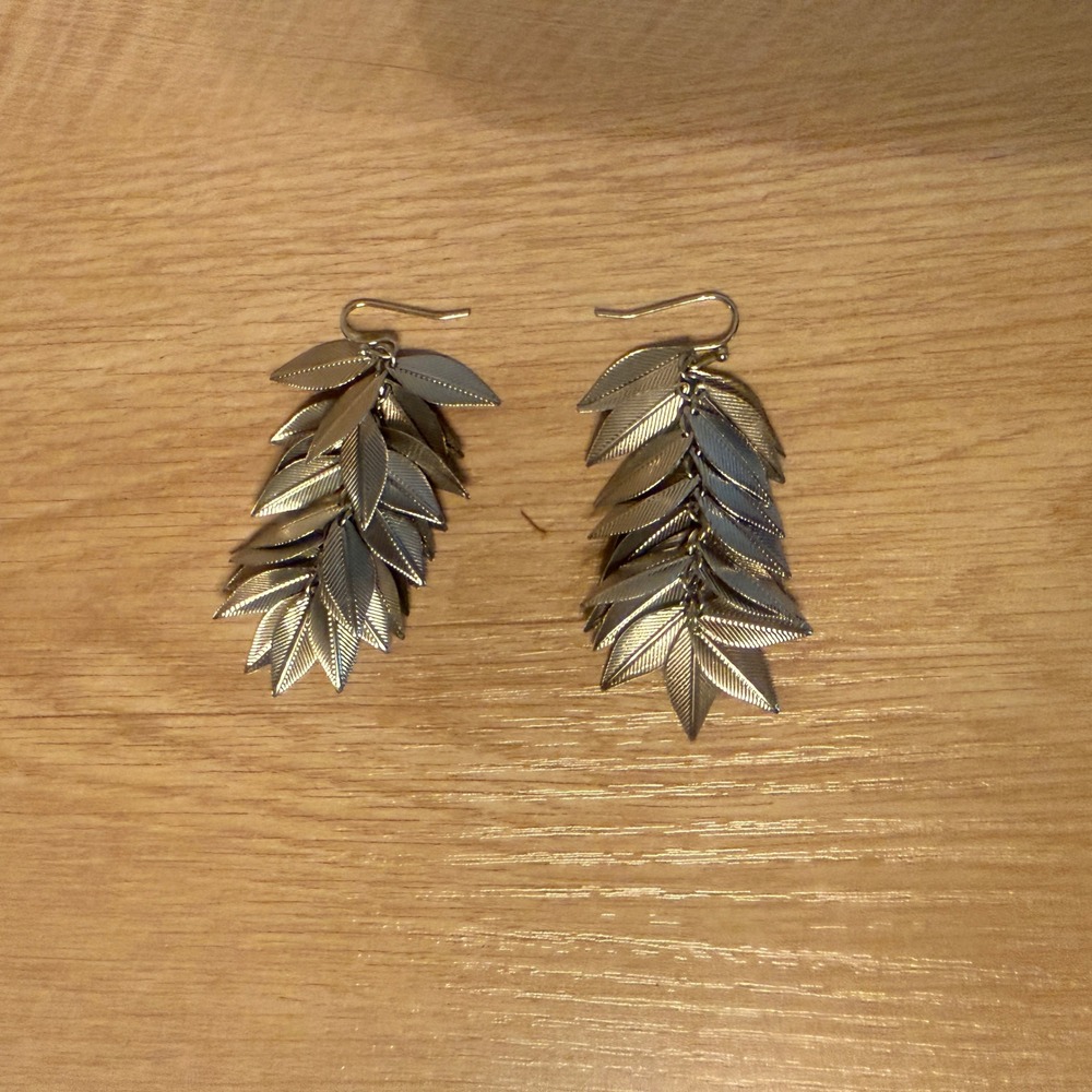 Gold Tone Layered Leaf Cluster Drop Earrings Botanical Nature Statement Dangle‎